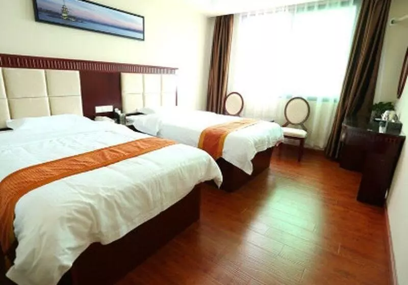 Hotelli Greentree Inn Guangdong Airport Huaxi Road Express