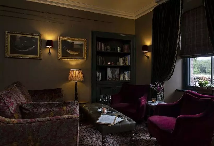 Отель Kildrummy Inn