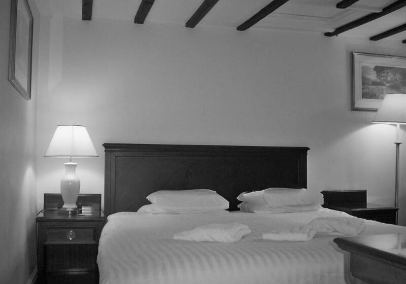 Hotel Nelson And Railway Inn