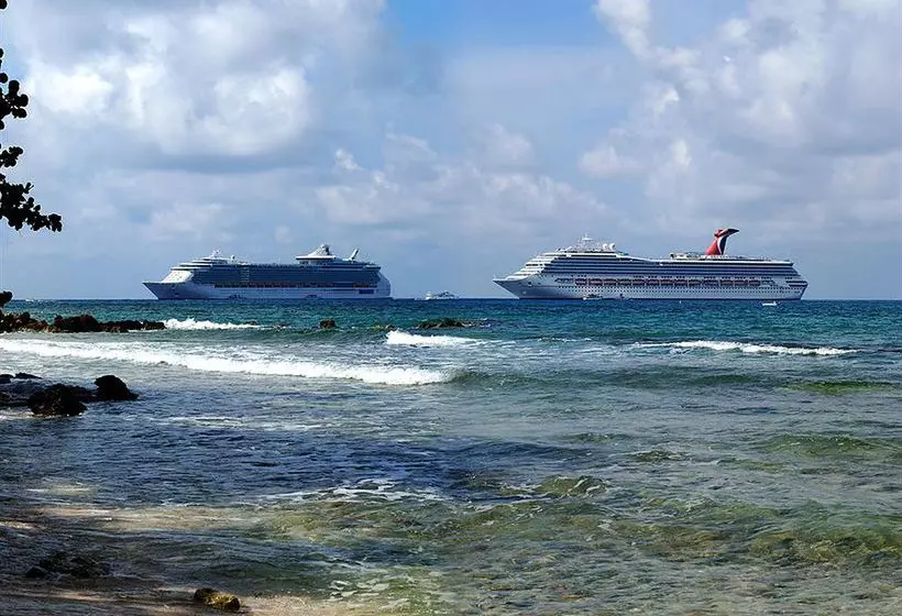 هتل Spotts Beach Houses