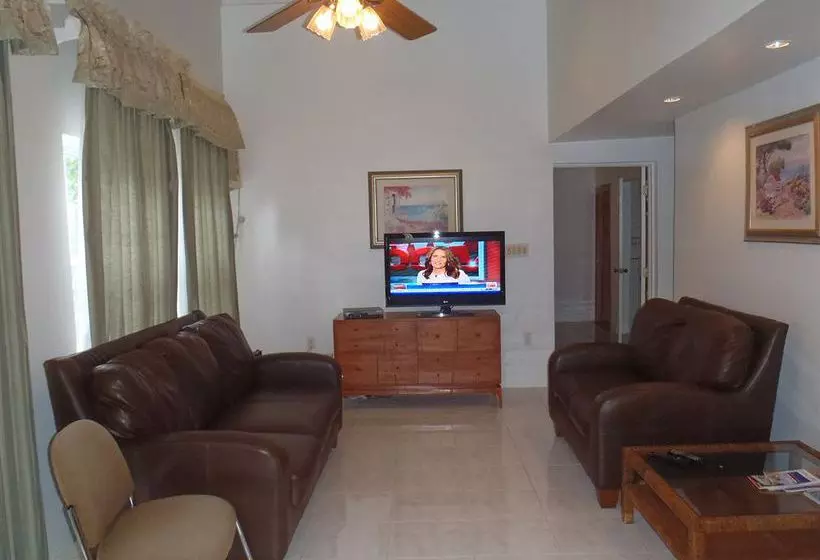 هتل Spotts Beach Houses