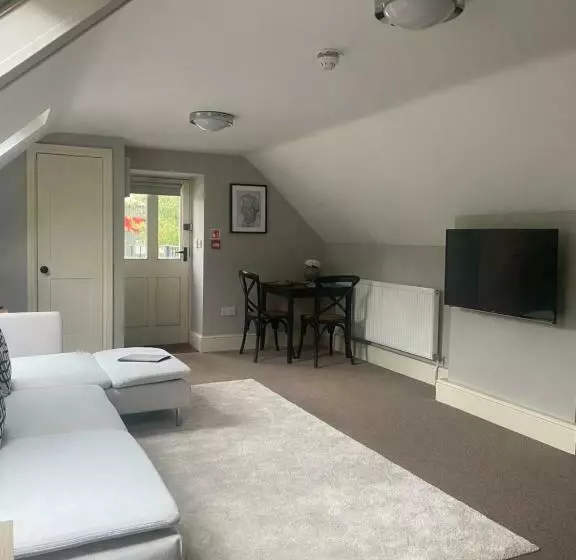 Отель The Exeter Arms