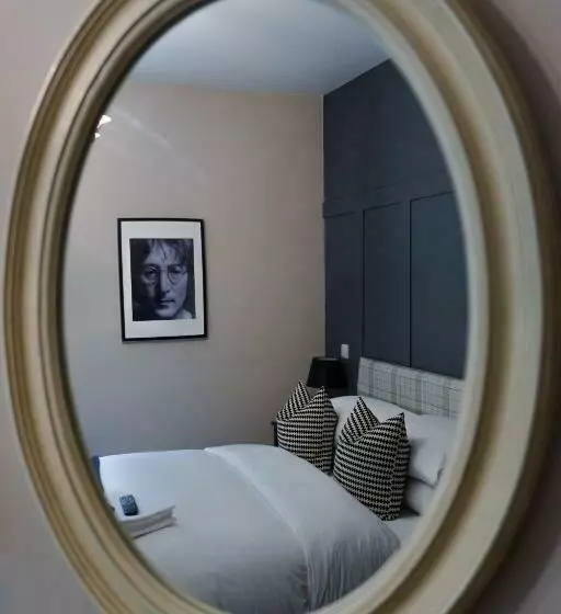 Отель The Exeter Arms