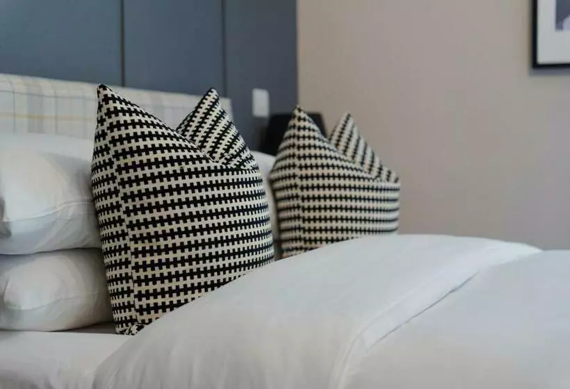 Отель The Exeter Arms