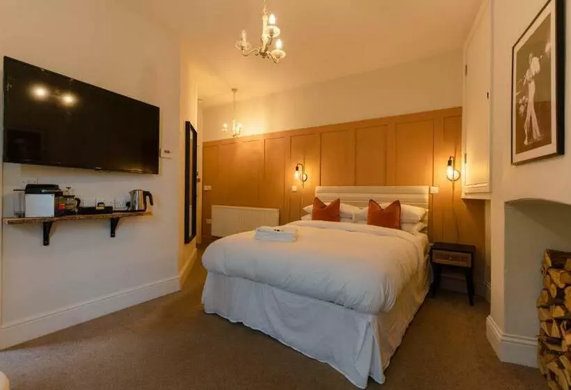 Отель The Exeter Arms