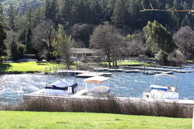 酒店 The Lodge At Blue Lakes