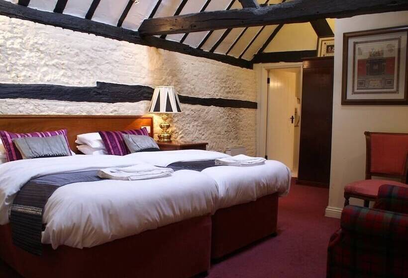 호텔 The Saracens Head Inn