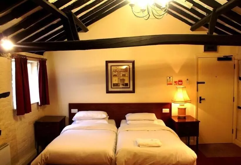 Hotel The Saracens Head Inn