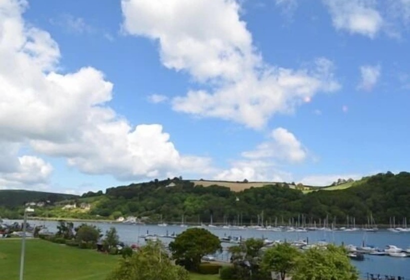 فندق The Ship In Dock Inn