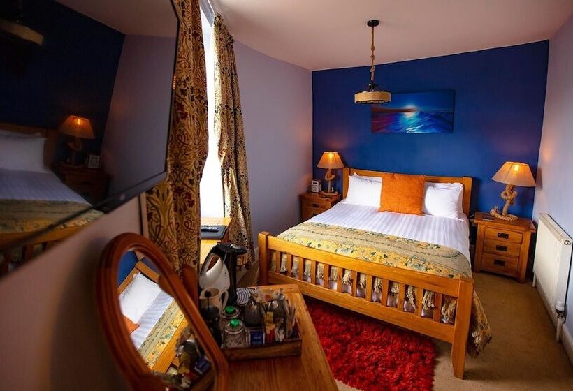 فندق The Ship In Dock Inn