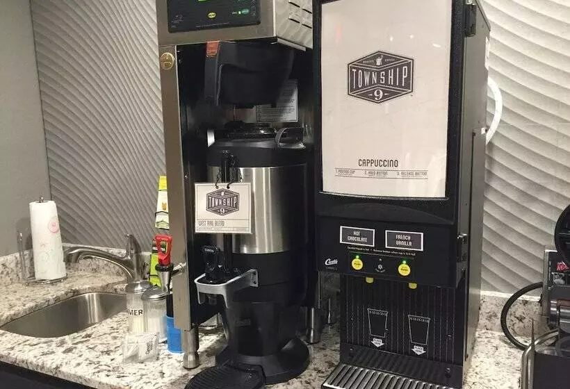 Отель Victorian Inn