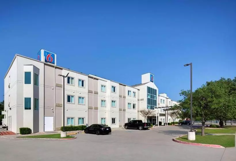 Motel 6san Antonio, Tx  Airport