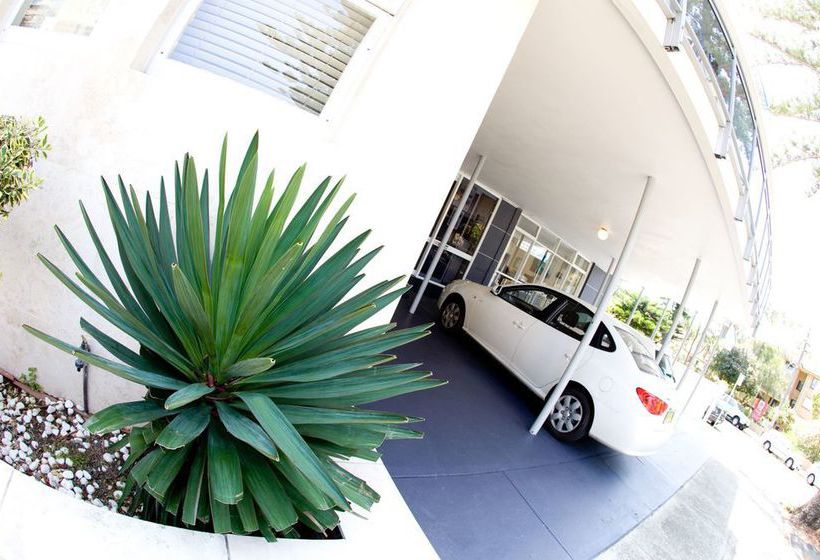 汽车旅馆  Manly Waves