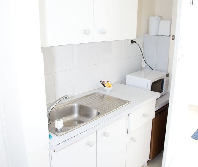 汽车旅馆  Manly Waves