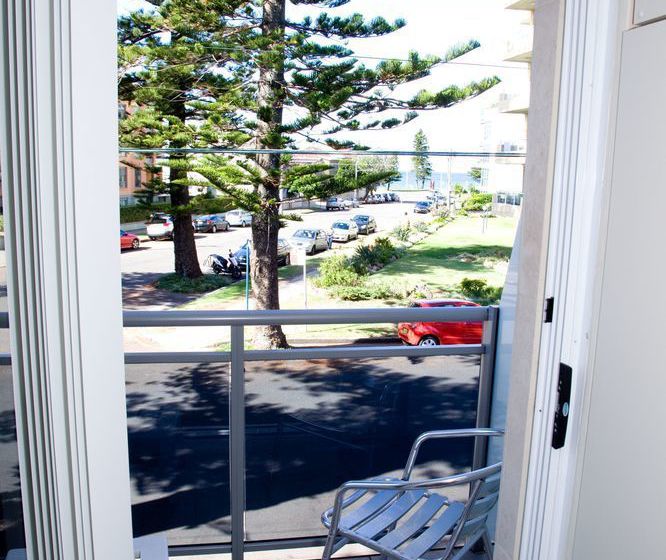 汽车旅馆  Manly Waves