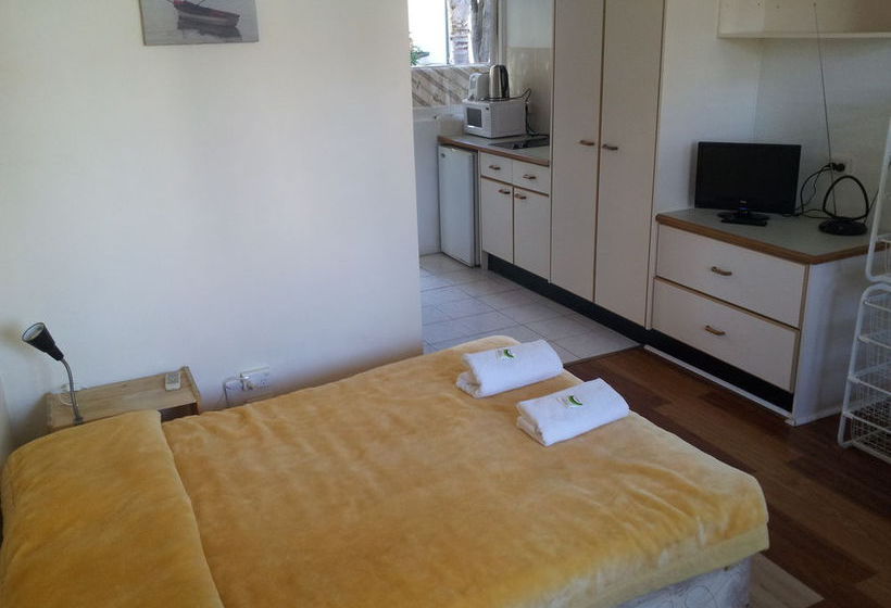 汽车旅馆  Manly Waves