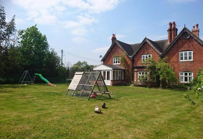 بنسيون Church Farm Accommodation