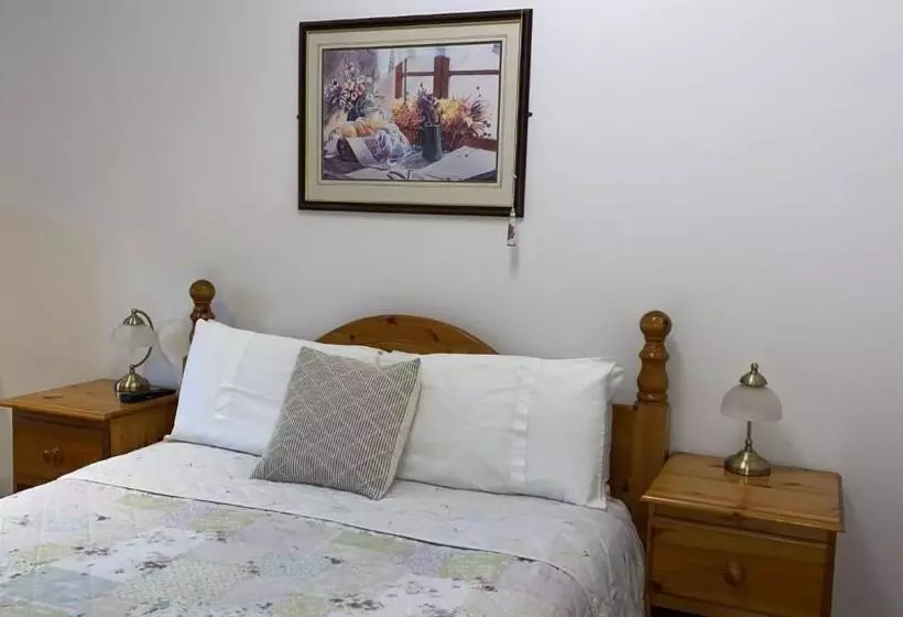 Pensjonat Church Farm Accommodation