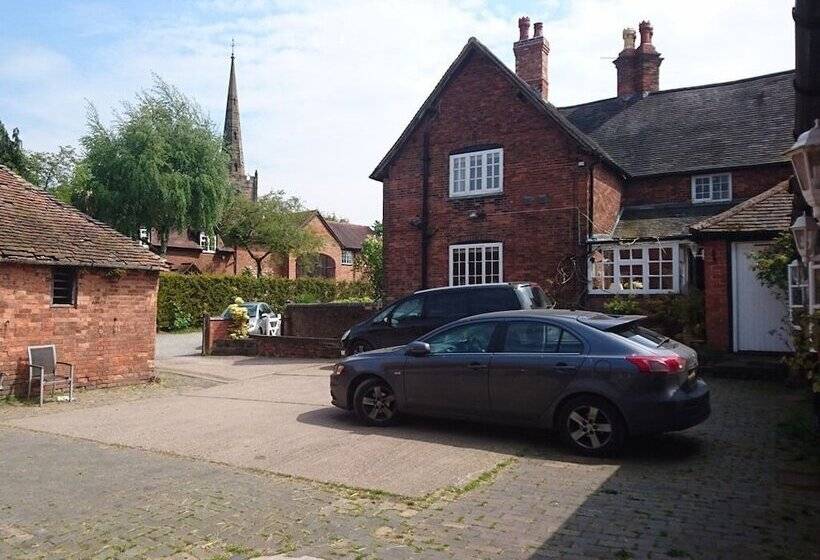 بنسيون Church Farm Accommodation