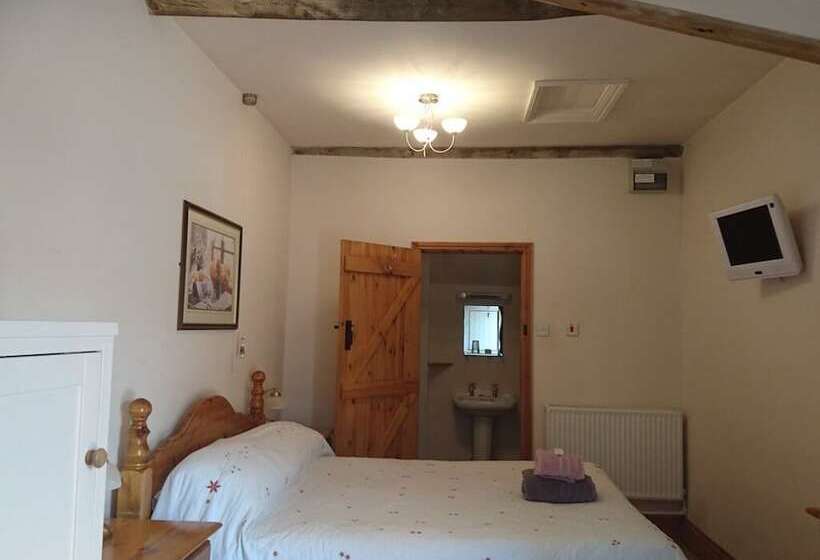 بنسيون Church Farm Accommodation