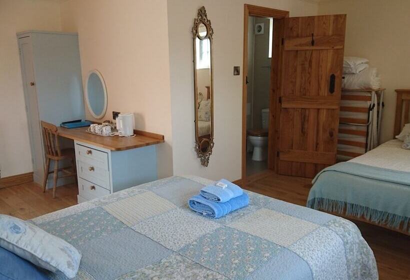بنسيون Church Farm Accommodation