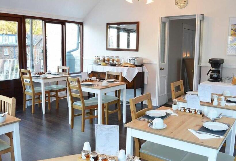 Пансион East Lyn House