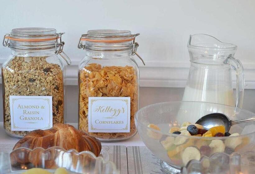 Пансион East Lyn House