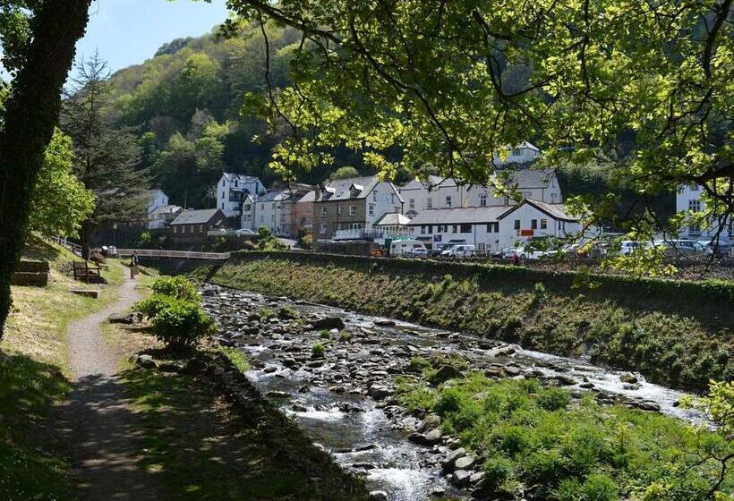 Пансион East Lyn House
