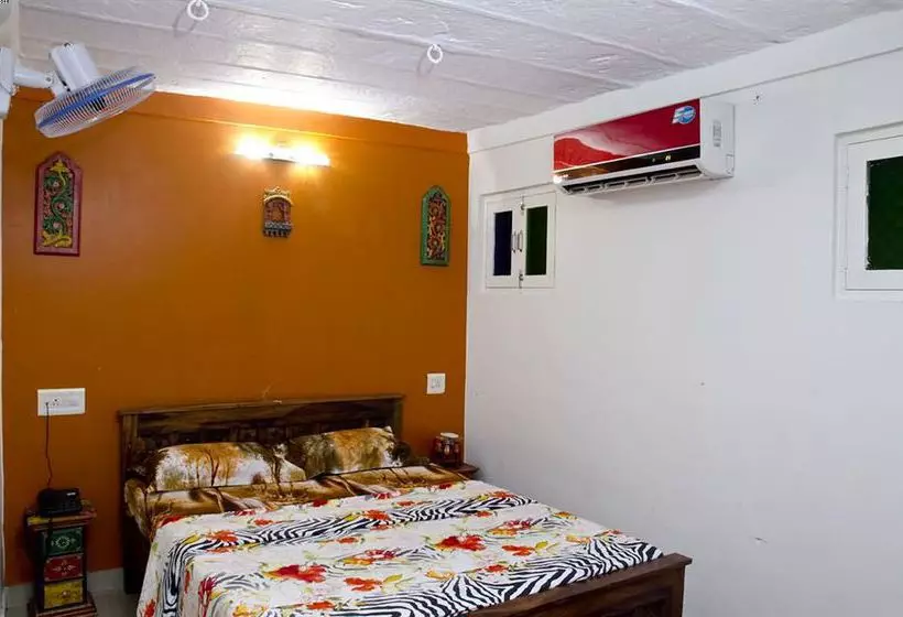 膳宿费 Hem Guest House