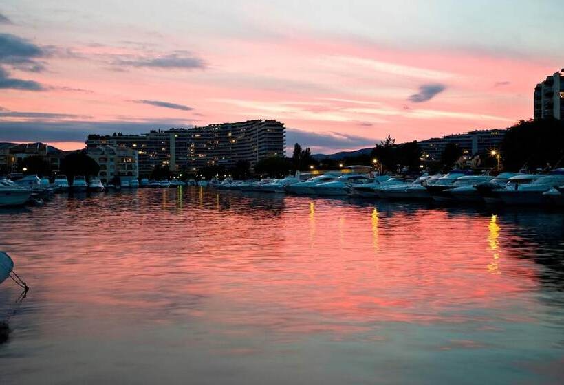 Vacanceole  Residence Carre Marine