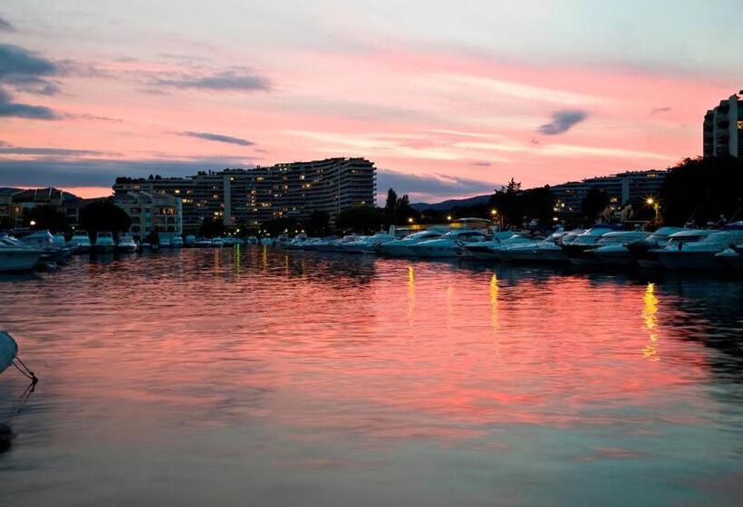 Vacanceole  Residence Carre Marine