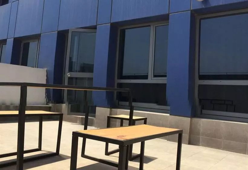 Warner Beijing Sunthirsty Apartment