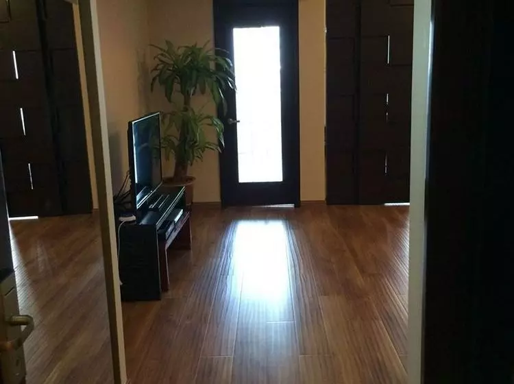 Warner Beijing Sunthirsty Apartment