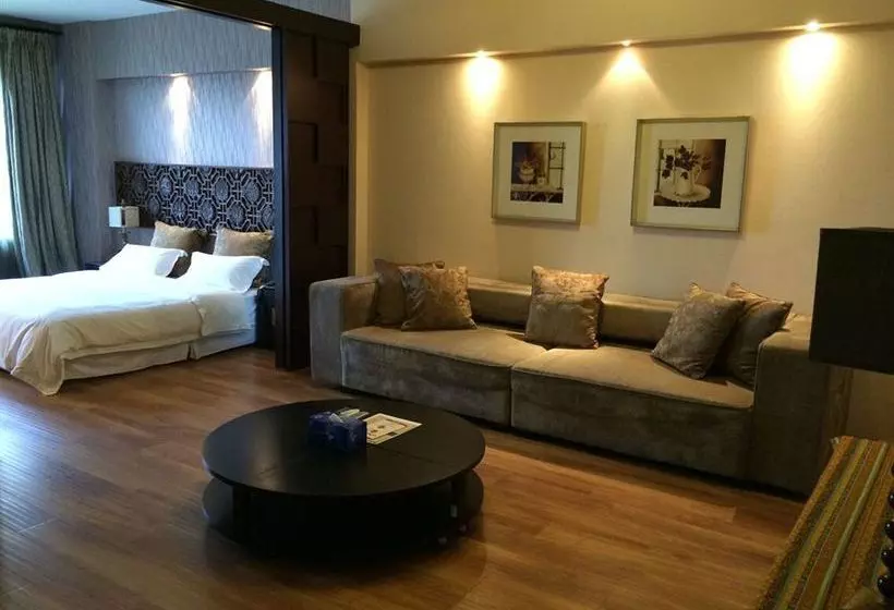 Warner Beijing Sunthirsty Apartment