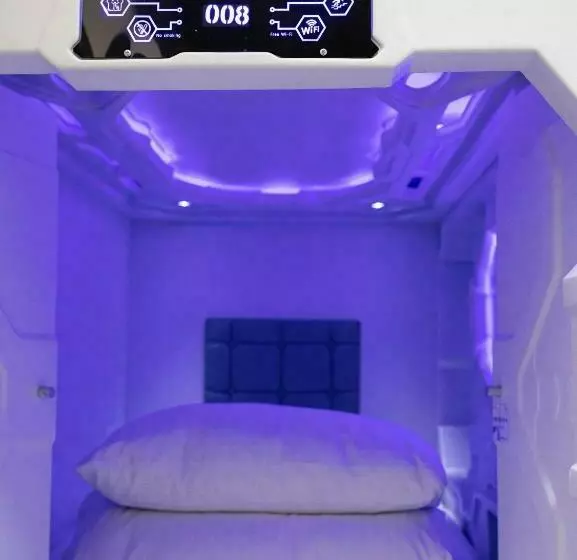 هتل کپسول Planet 23