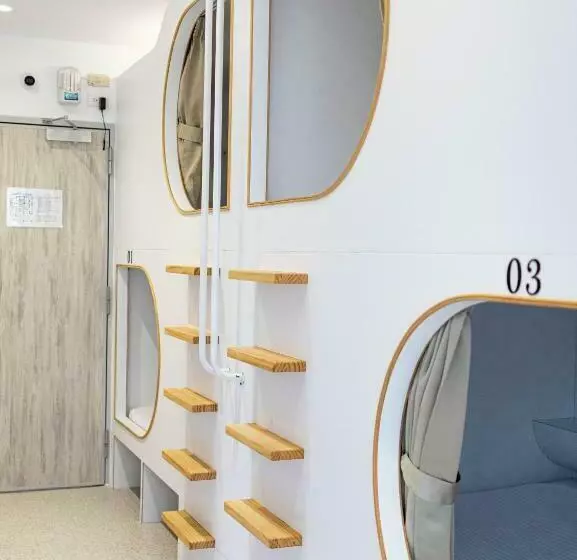 هتل کپسول Planet 23