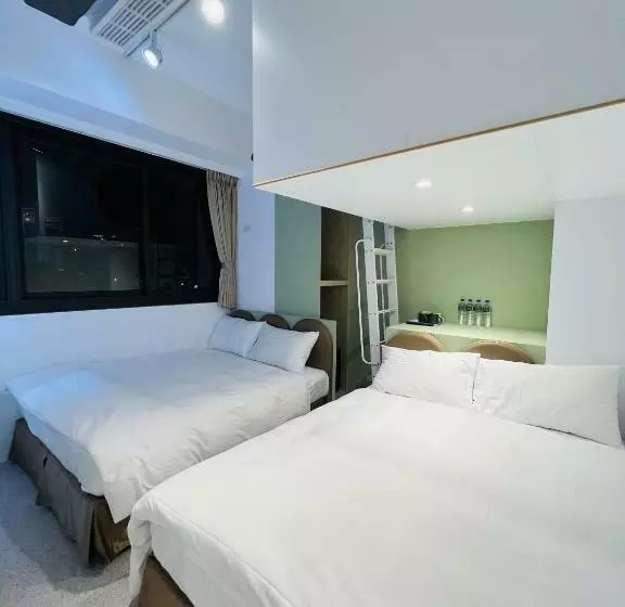 هتل کپسول Planet 23