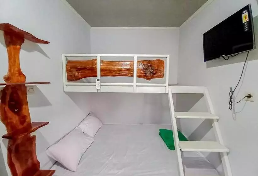 هتل Labinda Homestay Caruban Mitra Reddoorz