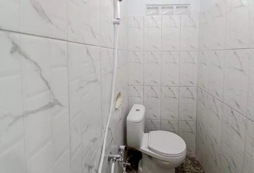 هتل Labinda Homestay Caruban Mitra Reddoorz