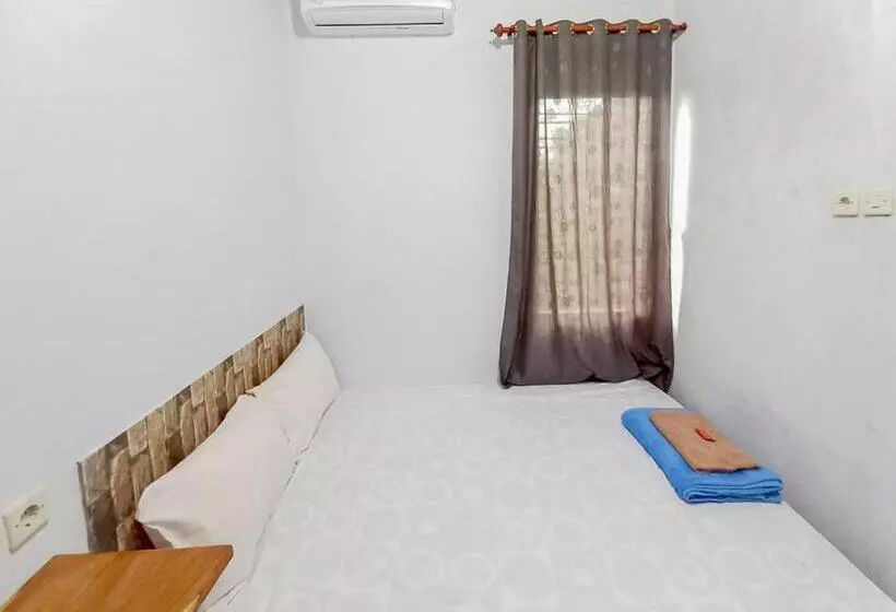 هتل Labinda Homestay Caruban Mitra Reddoorz