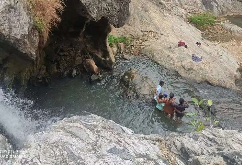 Hotelli Misty Valley Resort