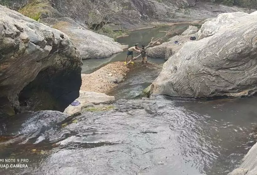 Hotelli Misty Valley Resort