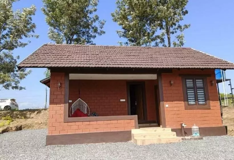 Hotelli Misty Valley Resort