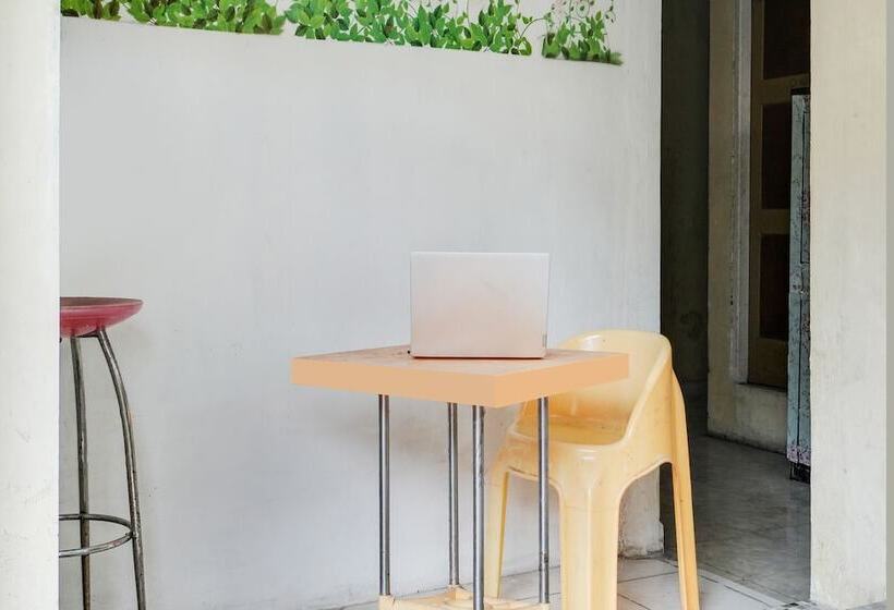 فندق Oyo 92110 Christine Home Stay Syariah