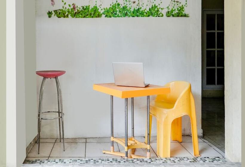 فندق Oyo 92110 Christine Home Stay Syariah