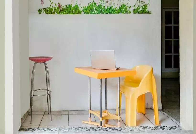 Hotelli Oyo 92110 Christine Home Stay Syariah