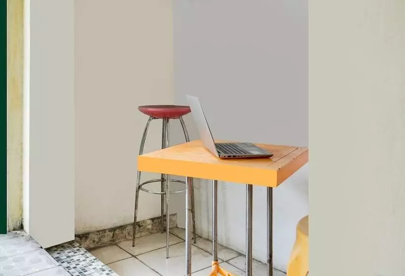 Hotelli Oyo 92110 Christine Home Stay Syariah