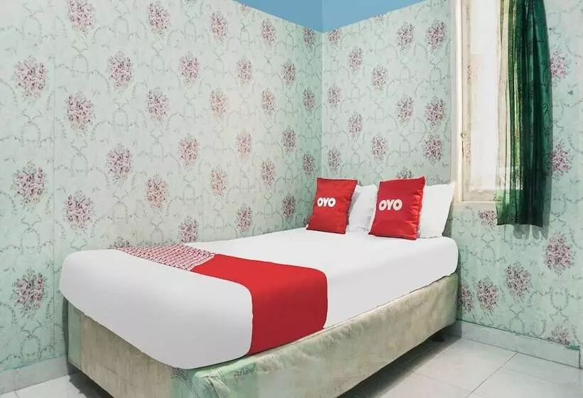 Hotelli Oyo 92110 Christine Home Stay Syariah