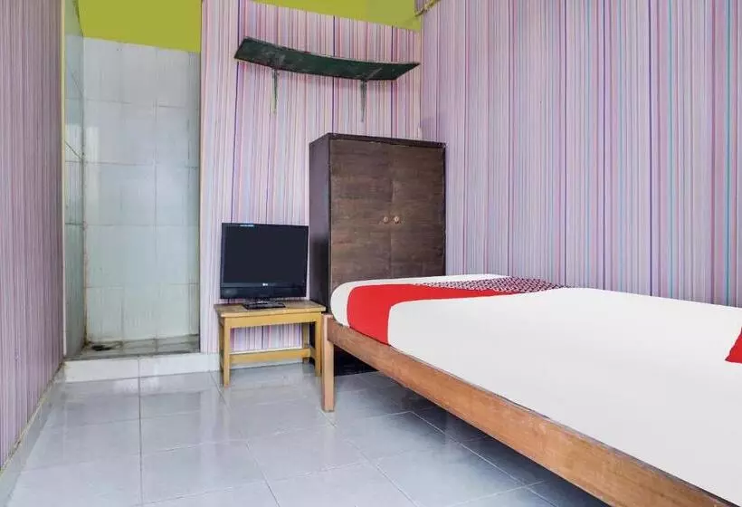 Hotelli Oyo 92110 Christine Home Stay Syariah