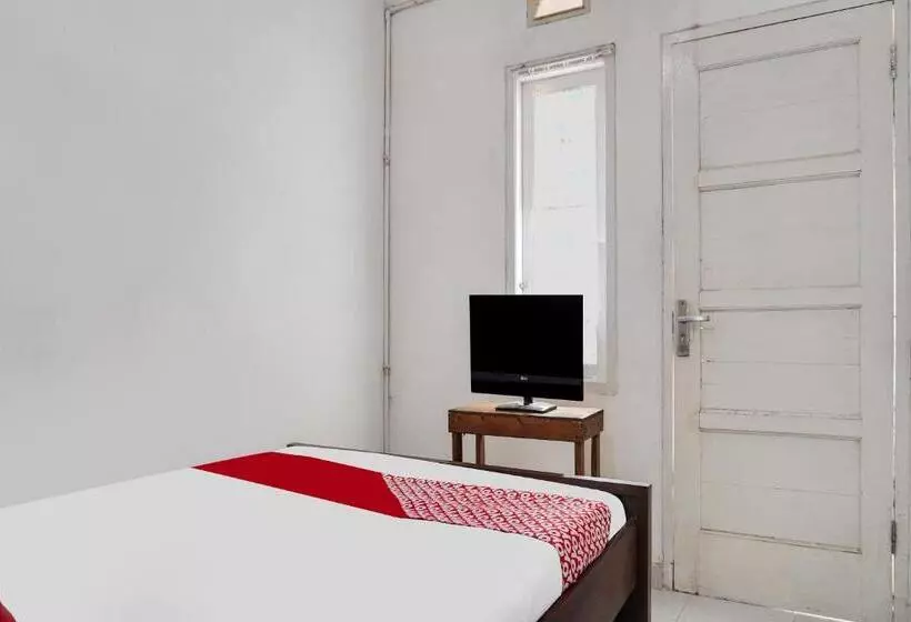 Hotelli Oyo 92110 Christine Home Stay Syariah